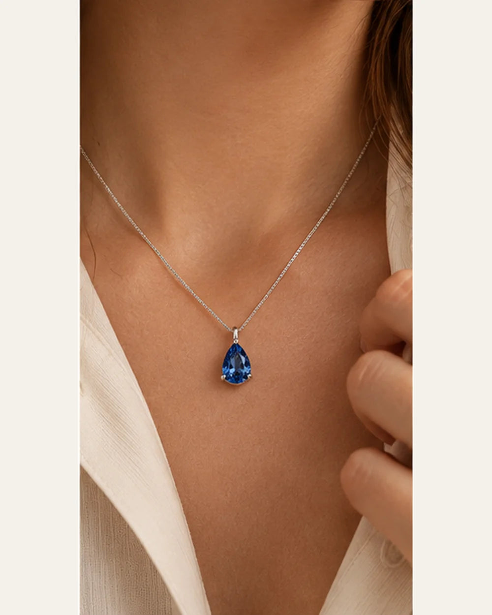 Colar Gota Cravejada com Zircônia Azul em Prata 925 – 45cm - lifestyle