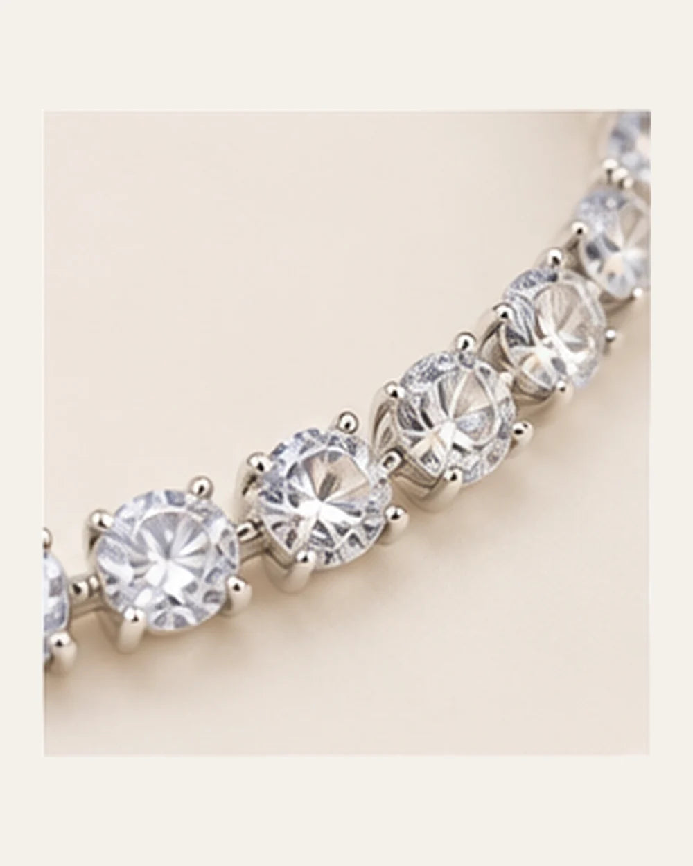 Pulseira Riviera Ponto de Luz com Zircônias em Prata 925 - close de detalhe