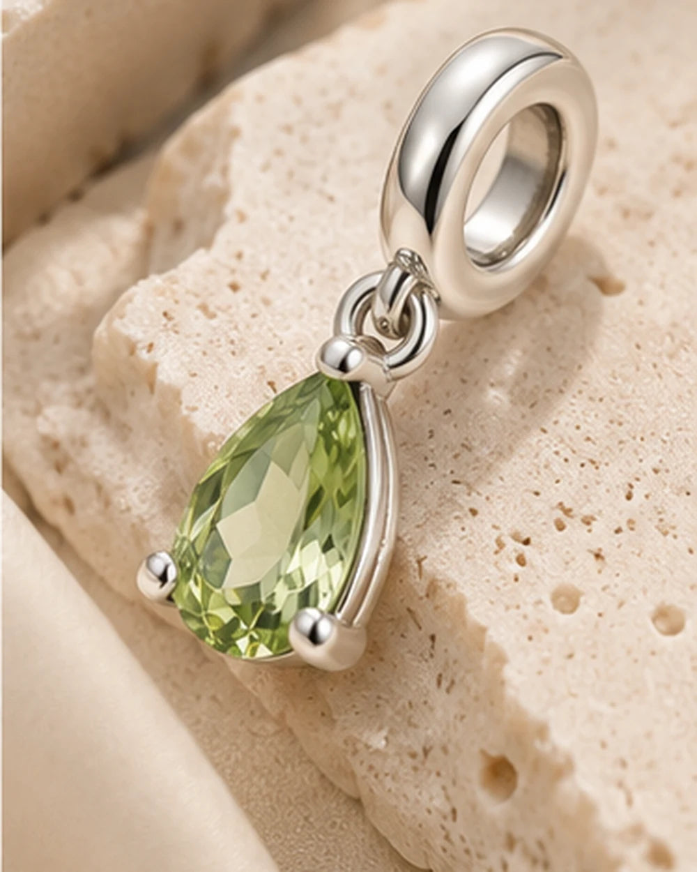 Berloque Gota Verde Claro em Prata 925 - editorial PRATA PLEASE