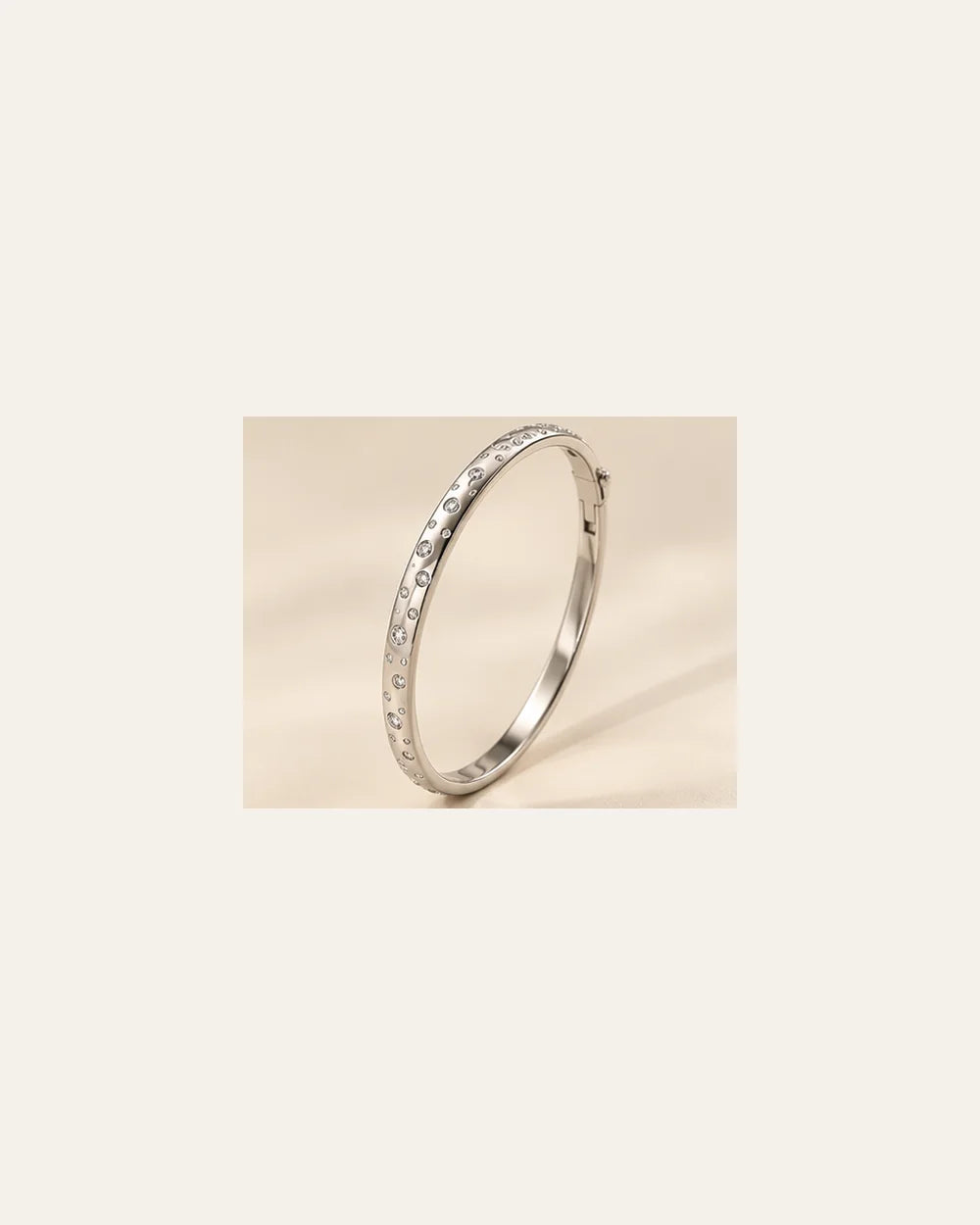 Bracelete Cravejado com Pontos de Luz em Prata 925 - segundo ângulo