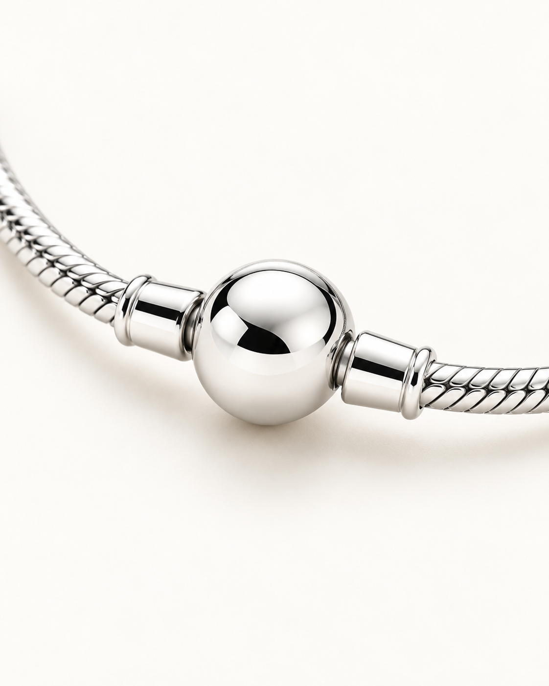 Detalhe do fecho bola da pulseira em Prata 925