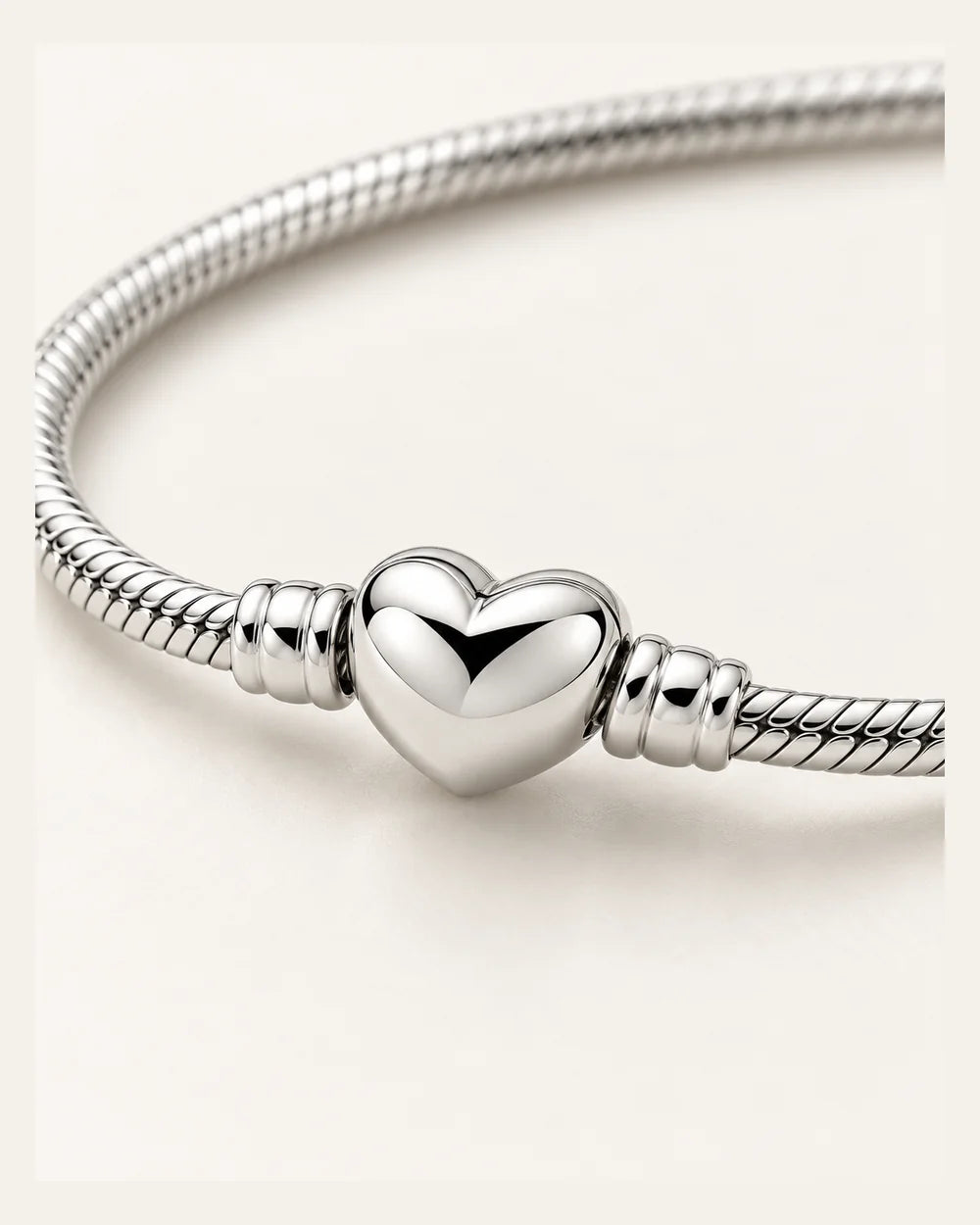 Pulseira para Berloques Coração em Prata 925 – 2mm - close de detalhe